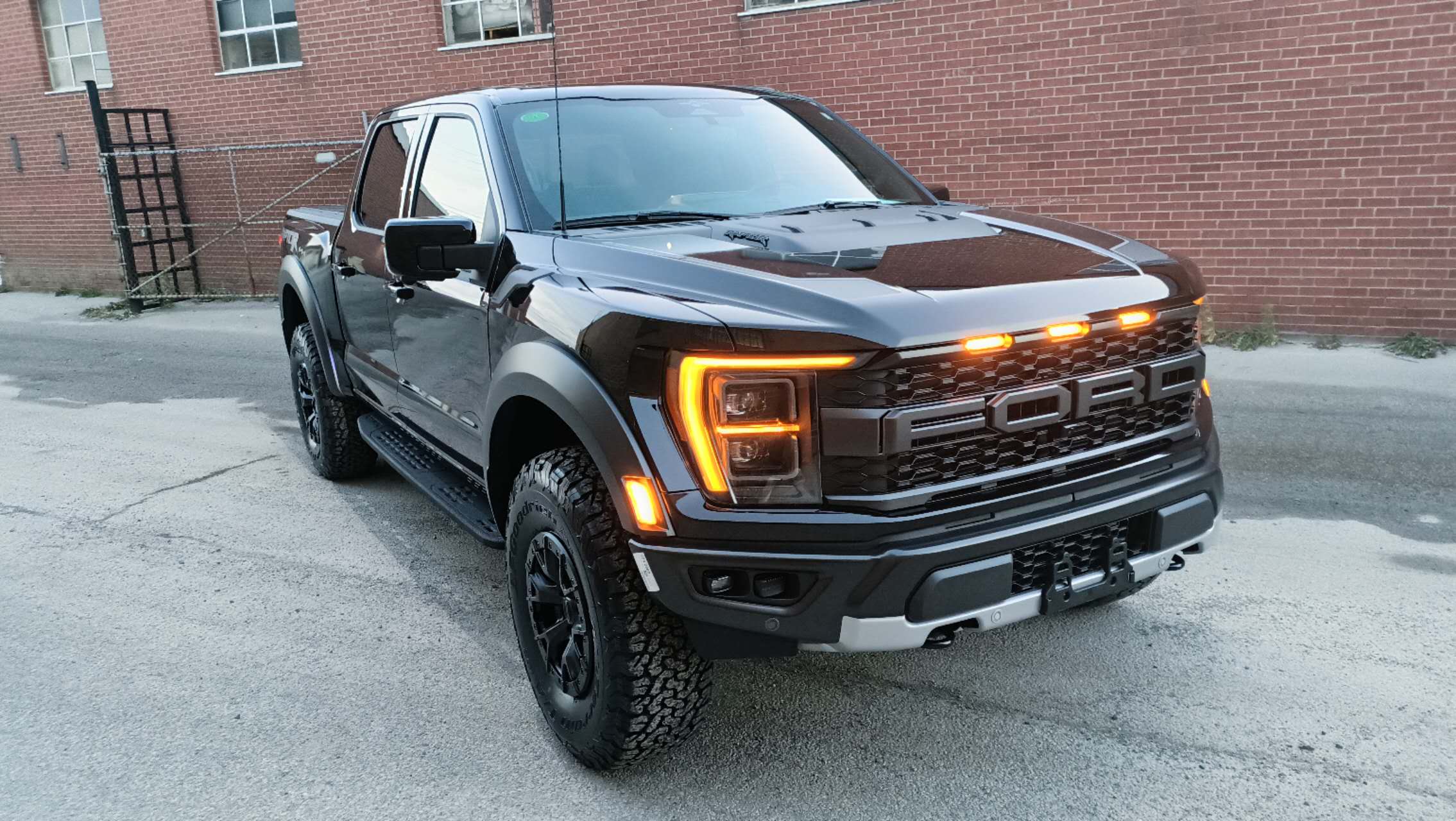2023 FORD RAPTOR W/ 37 PACKAGE