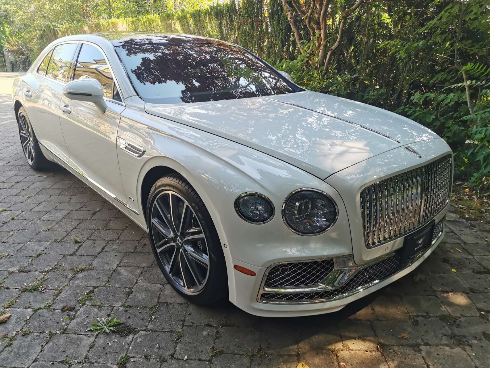 2023 BENTLEY FLYING SPUR V8